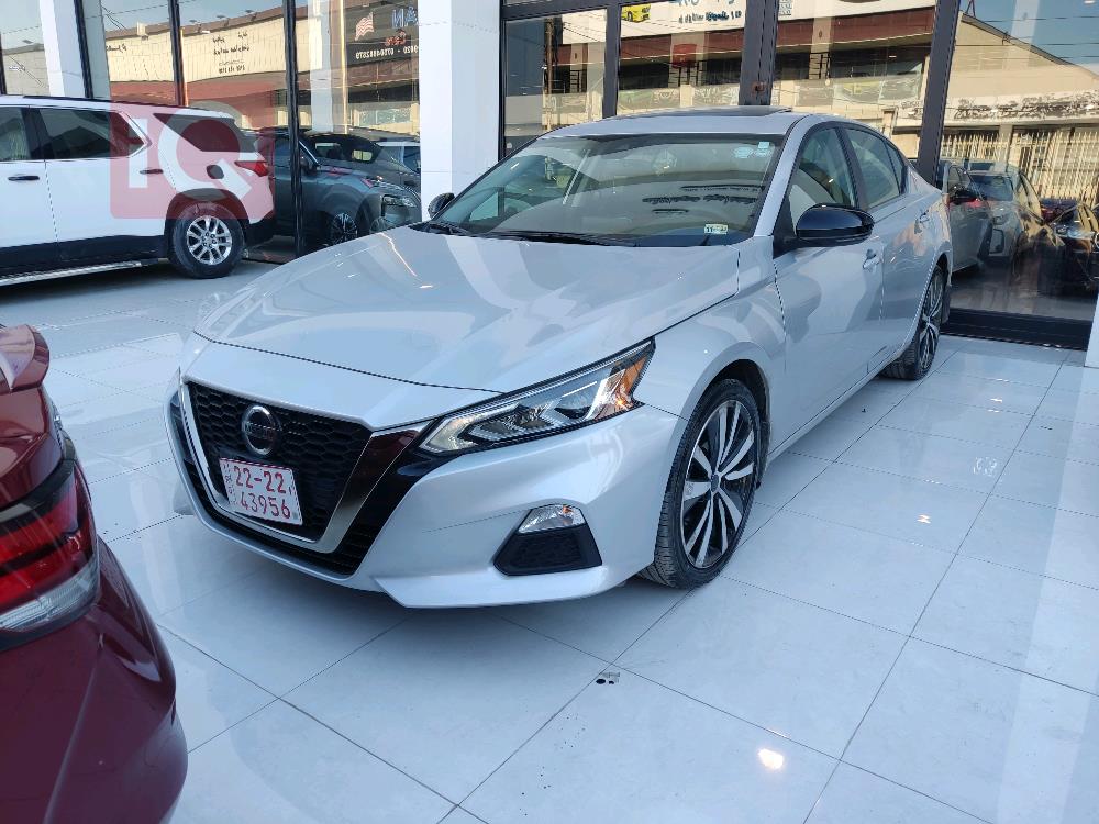 نيسان ألتيما